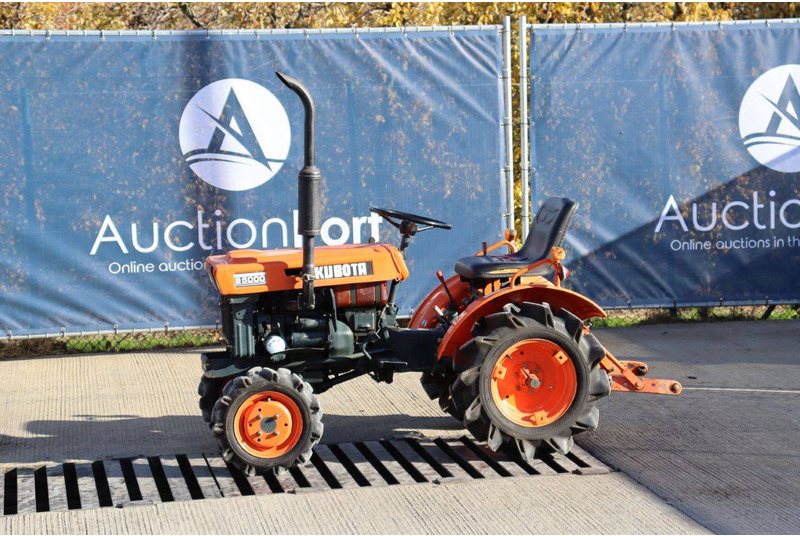 Kubota B5000 - Трактор: фото 1 Kubota B5000 - Трактор: фото 1