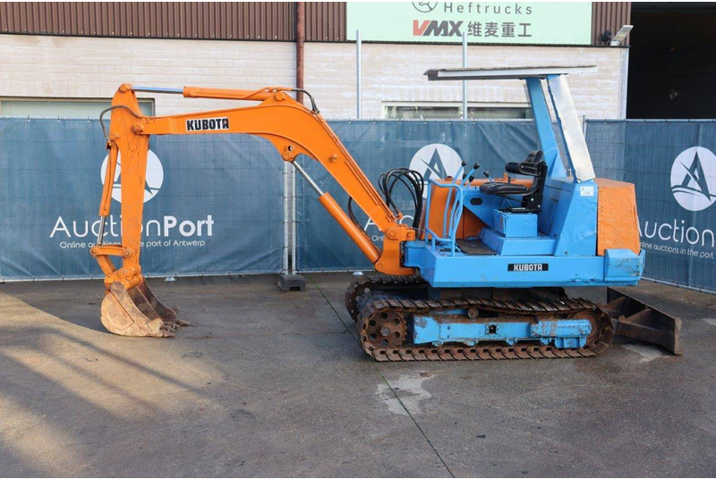 Kubota KH-033 - Гусеничный экскаватор: фото 1 Kubota KH-033 - Гусеничный экскаватор: фото 1