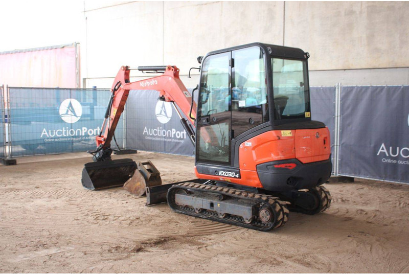 Kubota KX030-4 - Гусеничный экскаватор: фото 3 Kubota KX030-4 - Гусеничный экскаватор: фото 3