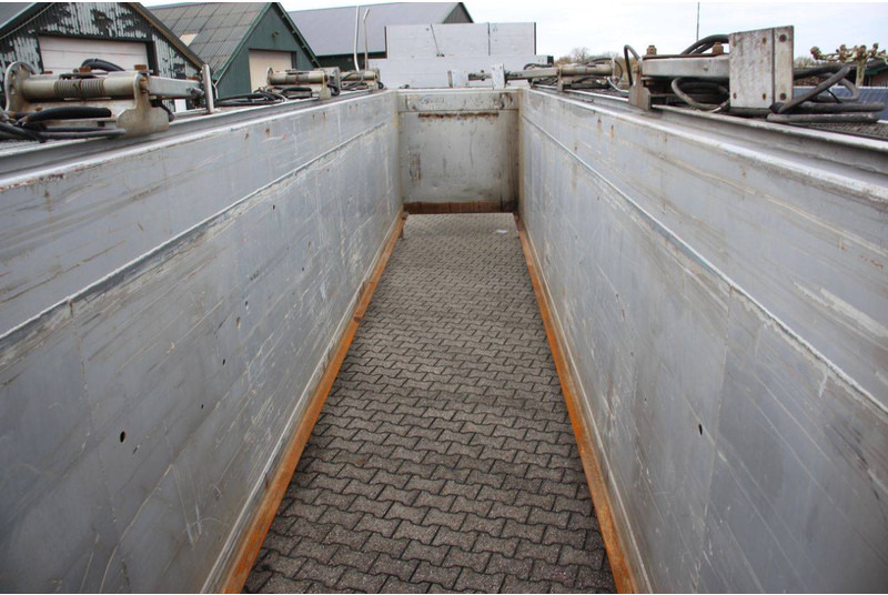 Полуприцеп бортовой/ Платформа Langendorf SBH/09C: фото 20 Полуприцеп бортовой/ Платформа Langendorf SBH/09C: фото 20