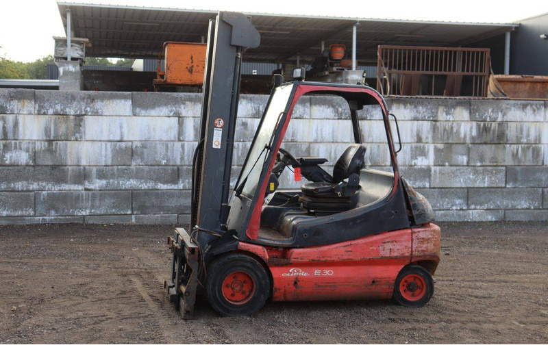 Linde E30-02 - Электропогрузчик: фото 1 Linde E30-02 - Электропогрузчик: фото 1