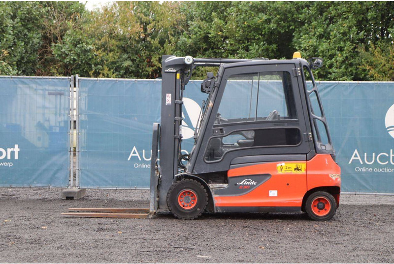 Linde E30L-01 - Электропогрузчик: фото 2 Linde E30L-01 - Электропогрузчик: фото 2