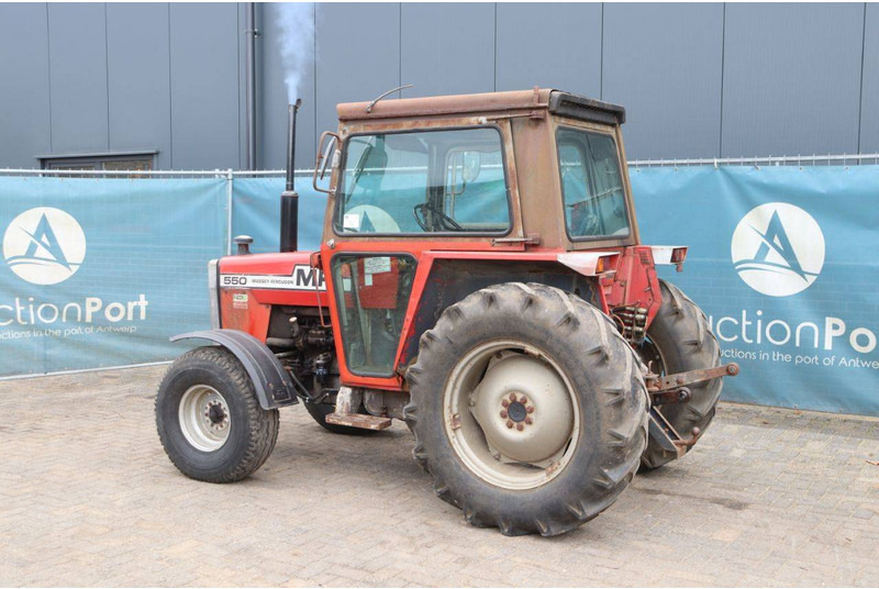 Massey Ferguson 550 - Трактор: фото 3 Massey Ferguson 550 - Трактор: фото 3