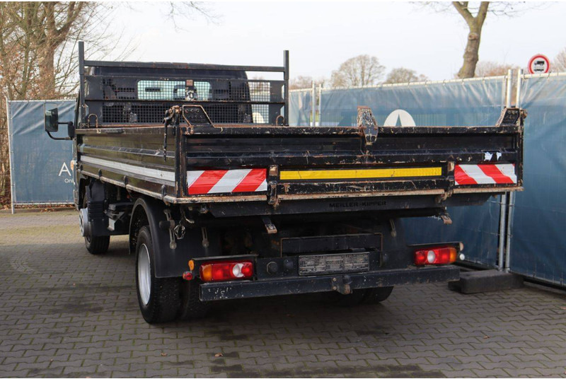 Mitsubishi Fuso - Грузовик бортовой/ Платформа: фото 3 Mitsubishi Fuso - Грузовик бортовой/ Платформа: фото 3