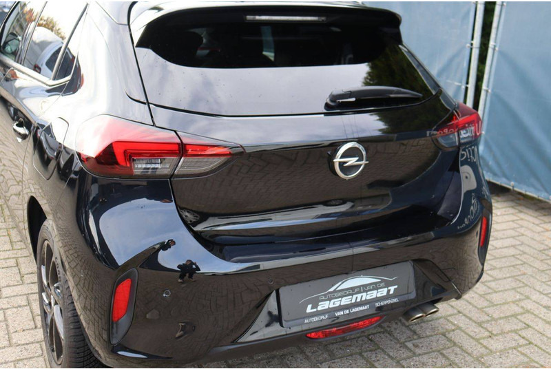 Седан Opel Corsa: фото 14