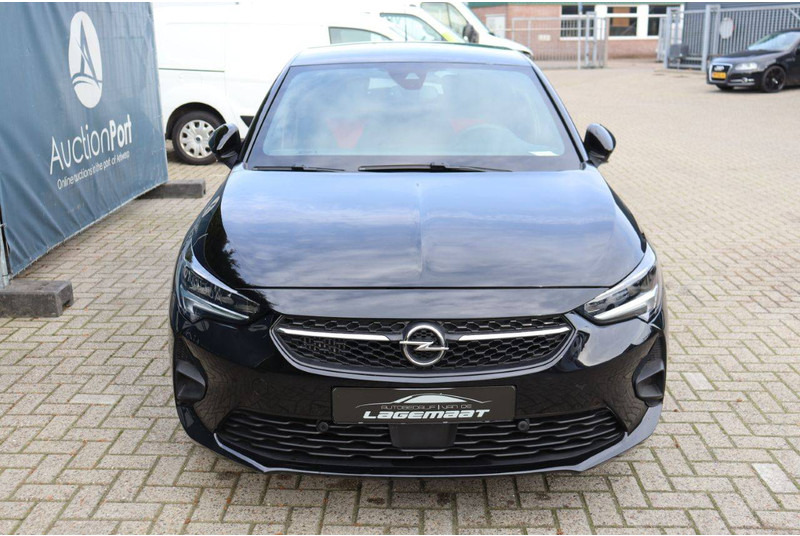 Седан Opel Corsa: фото 8