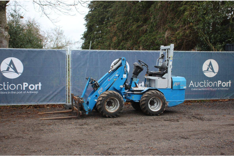 Quappen A27X - Колёсный погрузчик: фото 1 Quappen A27X - Колёсный погрузчик: фото 1