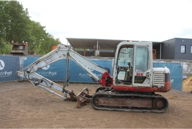 Takeuchi TB 175 - Гусеничный экскаватор: фото 2 Takeuchi TB 175 - Гусеничный экскаватор: фото 2