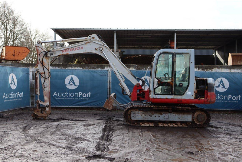 Takeuchi TB175 - Гусеничный экскаватор: фото 2 Takeuchi TB175 - Гусеничный экскаватор: фото 2