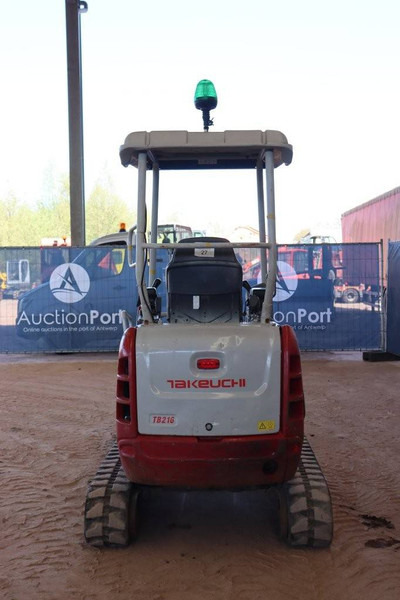 Takeuchi TB216 - Мини-экскаватор: фото 4 Takeuchi TB216 - Мини-экскаватор: фото 4