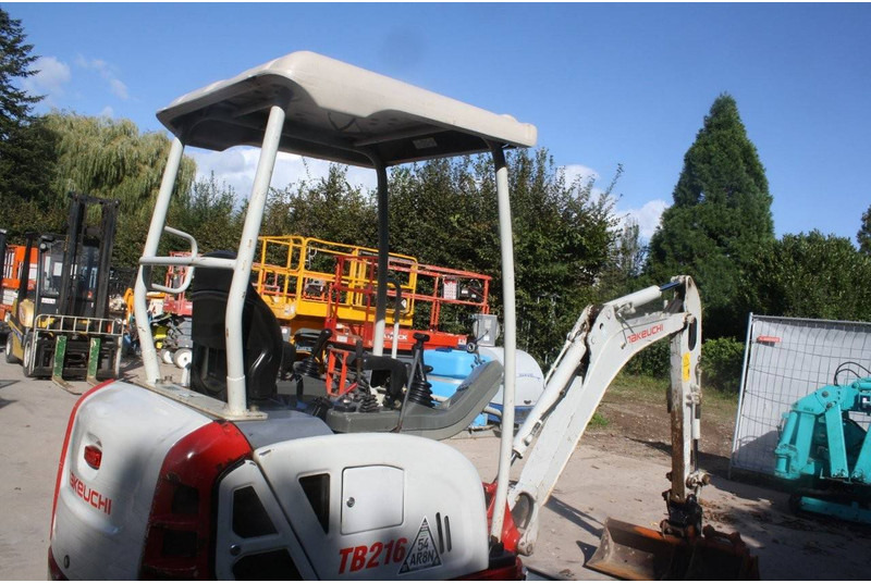 Takeuchi TB216 - Мини-экскаватор: фото 5 Takeuchi TB216 - Мини-экскаватор: фото 5