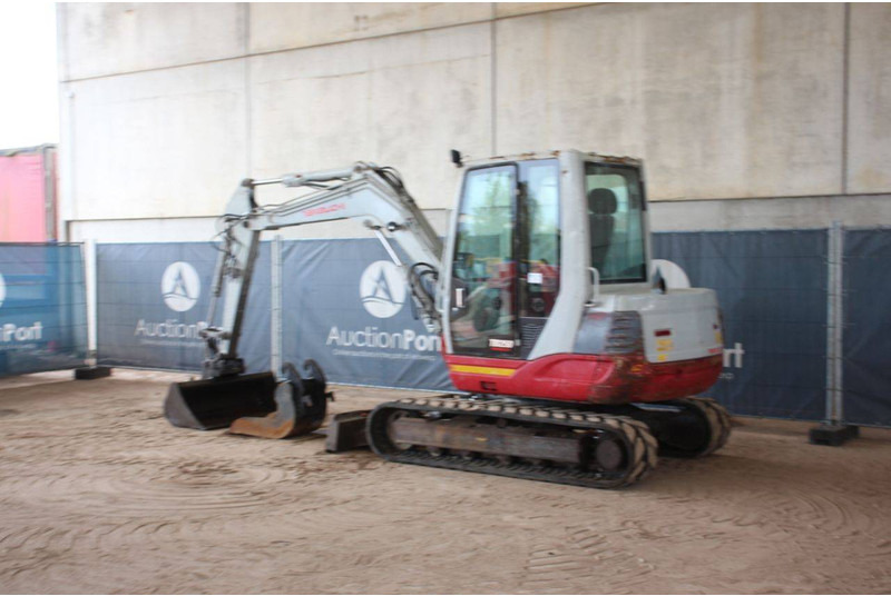 Takeuchi TB250 - Гусеничный экскаватор: фото 3 Takeuchi TB250 - Гусеничный экскаватор: фото 3