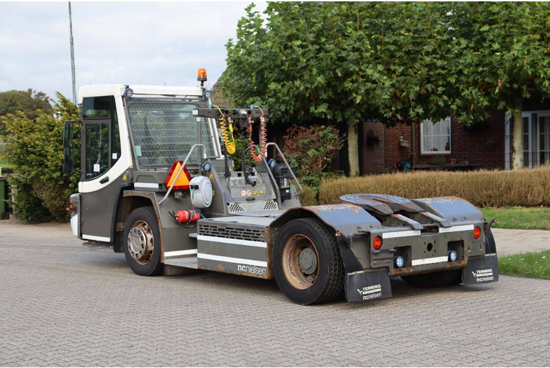 Terberg DT183 Mega - Терминальный тягач: фото 4 Terberg DT183 Mega - Терминальный тягач: фото 4