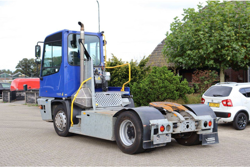 Terberg YT223 - Терминальный тягач: фото 4 Terberg YT223 - Терминальный тягач: фото 4