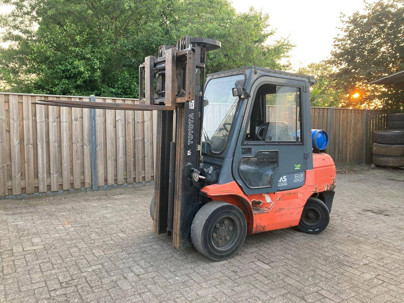 Toyota 02-7FGF-35 - Газовый погрузчик: фото 1 Toyota 02-7FGF-35 - Газовый погрузчик: фото 1