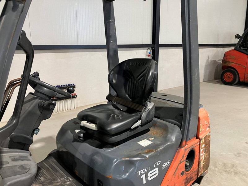 Дизельный погрузчик Toyota 02-8FDF18: фото 9