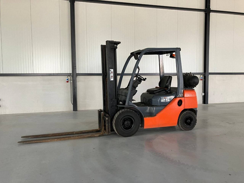 Toyota 02-8FGF25 - Газовый погрузчик: фото 3 Toyota 02-8FGF25 - Газовый погрузчик: фото 3