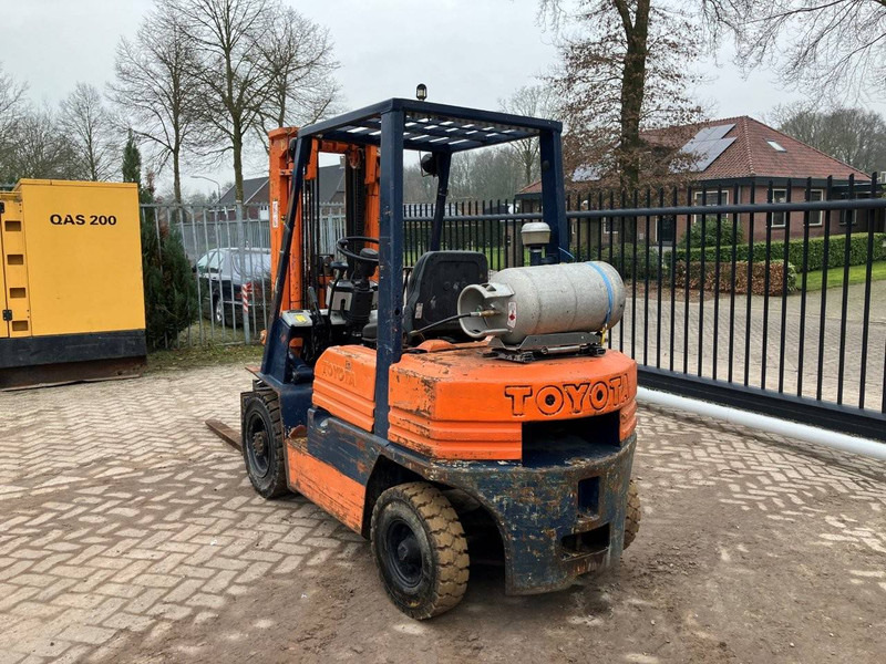 Toyota 42-5FGF 25 - Газовый погрузчик: фото 4 Toyota 42-5FGF 25 - Газовый погрузчик: фото 4