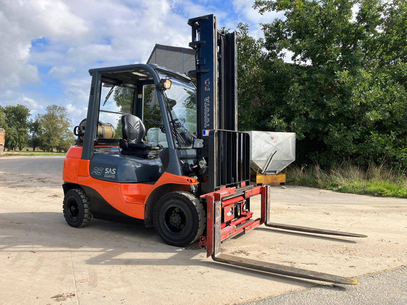 Toyota 42-7FGF25 - Газовый погрузчик: фото 2 Toyota 42-7FGF25 - Газовый погрузчик: фото 2