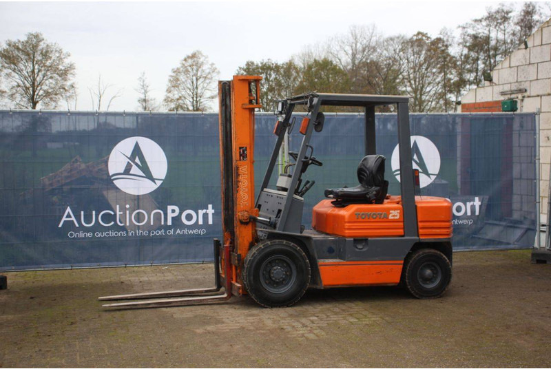 Toyota 5FG25 - Вилочный погрузчик: фото 1 Toyota 5FG25 - Вилочный погрузчик: фото 1