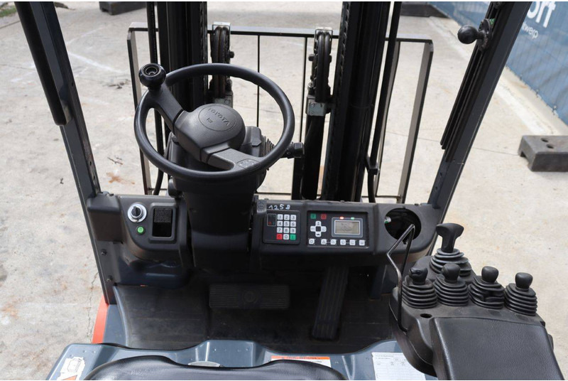 Электропогрузчик Toyota 8FBEK18T: фото 20 Электропогрузчик Toyota 8FBEK18T: фото 20