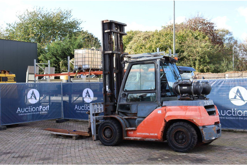 Toyota 8FG70N - Газовый погрузчик: фото 4 Toyota 8FG70N - Газовый погрузчик: фото 4