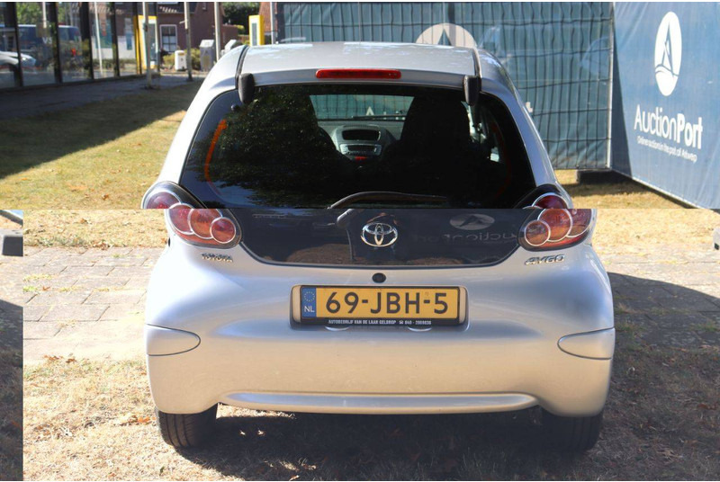 Toyota Aygo - Седан: фото 5 Toyota Aygo - Седан: фото 5