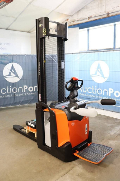 Toyota SPE120 - Штабелер: фото 4 Toyota SPE120 - Штабелер: фото 4