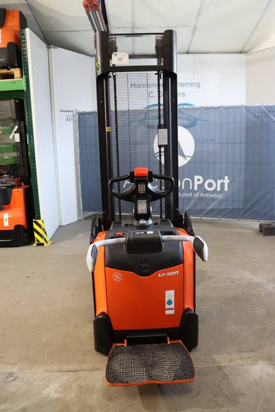 Toyota SPE120 - Штабелер: фото 5 Toyota SPE120 - Штабелер: фото 5