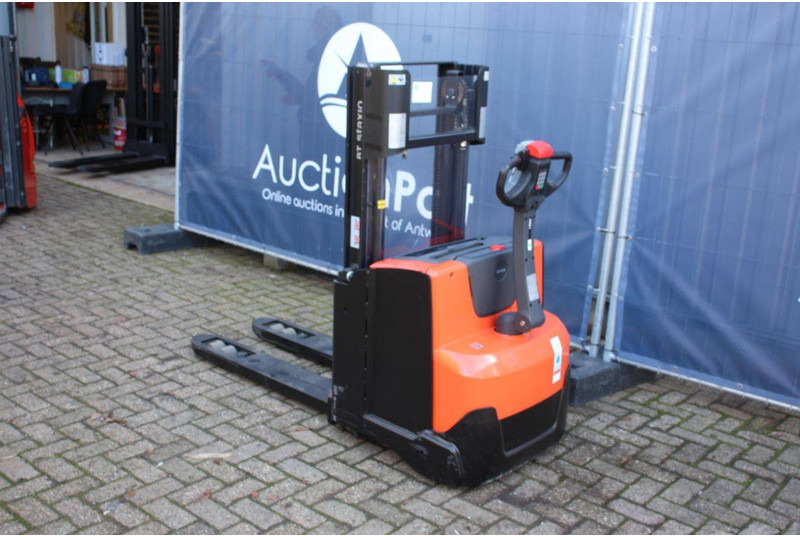 Toyota SWE200D - Штабелер: фото 3 Toyota SWE200D - Штабелер: фото 3