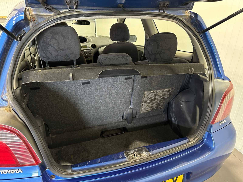 Toyota Yaris - Седан: фото 5 Toyota Yaris - Седан: фото 5