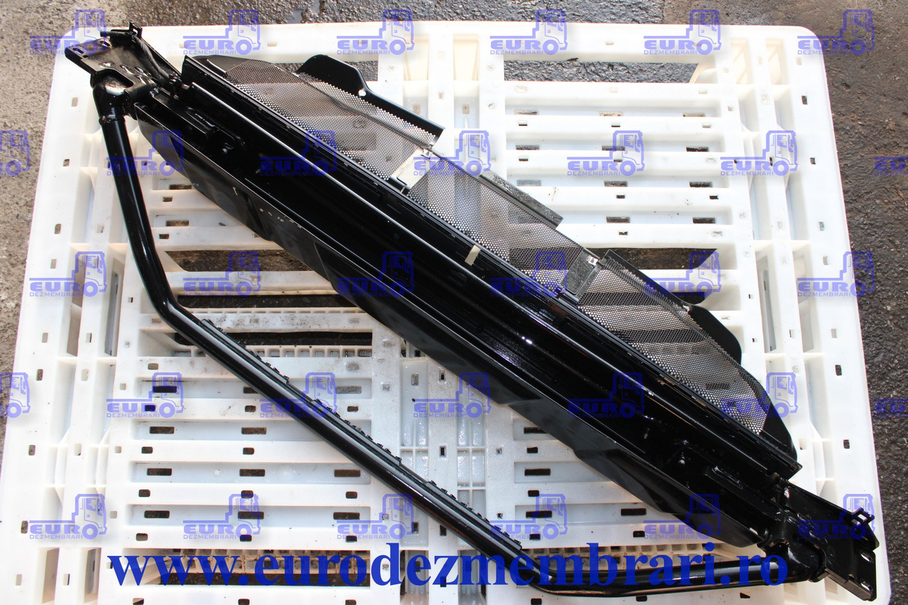 SCARA FRONTALA MAN TGS TG3 81.41610.5807, 81.41610.5788, 81.41614.0361 - Бампер для Грузовиков: фото 2 SCARA FRONTALA MAN TGS TG3 81.41610.5807, 81.41610.5788, 81.41614.0361 - Бампер для Грузовиков: фото 2