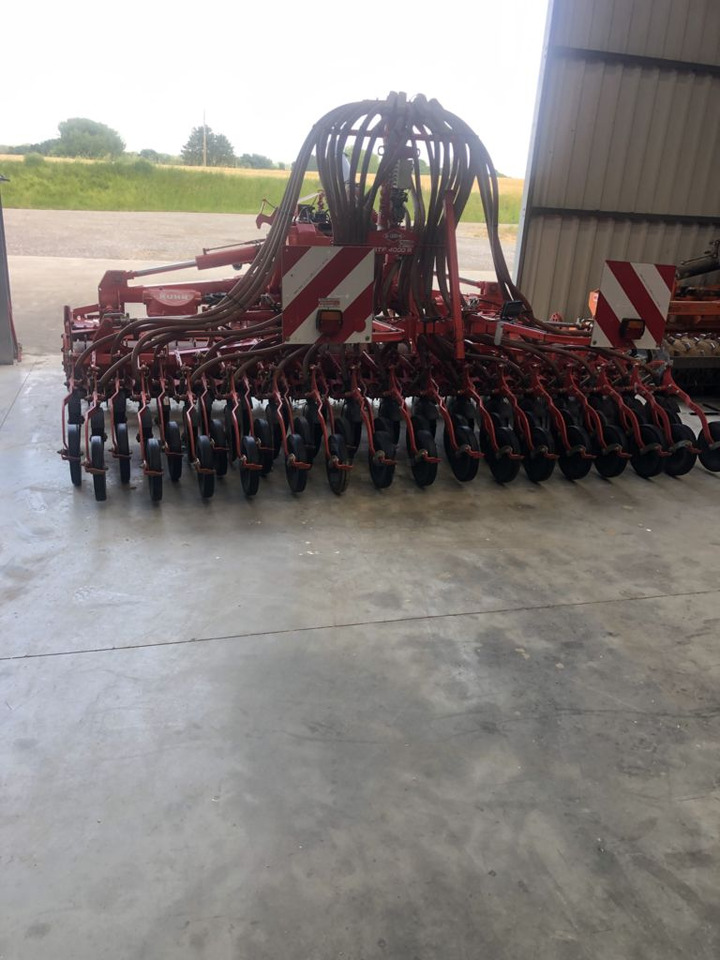 Kuhn VENTA TF1500 + Kuhn HR4004DR - Посевной комплекс: фото 4 Kuhn VENTA TF1500 + Kuhn HR4004DR - Посевной комплекс: фото 4