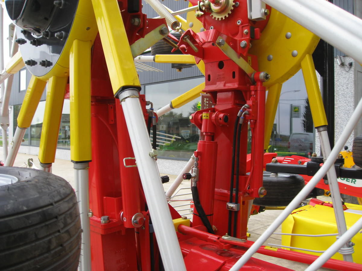 Pöttinger TOP 762C - Сеноворошилка: фото 3 Pöttinger TOP 762C - Сеноворошилка: фото 3