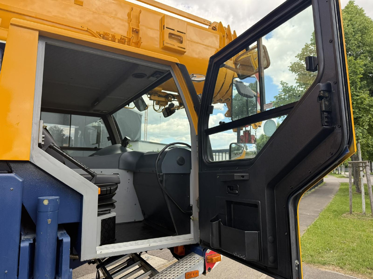 Liebherr LTM 1055-3.1 (05 - 055 855) | 6 x 6 в лизинг Liebherr LTM 1055-3.1 (05 - 055 855) | 6 x 6: фото 19