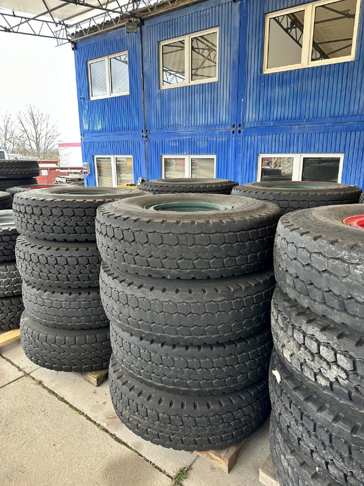 Liebherr Zubehör = Kompletträder 16 x Bridgestone VHS 445/95 R25 (16.00 R25) - Мобильный кран: фото 2 Liebherr Zubehör = Kompletträder 16 x Bridgestone VHS 445/95 R25 (16.00 R25) - Мобильный кран: фото 2