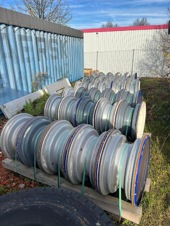 Liebherr Zubehör = Stahlfelgen für LTM Mobilkräne ab Baujahr 2016 - Typ 25-11.00/1,7 - Мобильный кран: фото 3 Liebherr Zubehör = Stahlfelgen für LTM Mobilkräne ab Baujahr 2016 - Typ 25-11.00/1,7 - Мобильный кран: фото 3