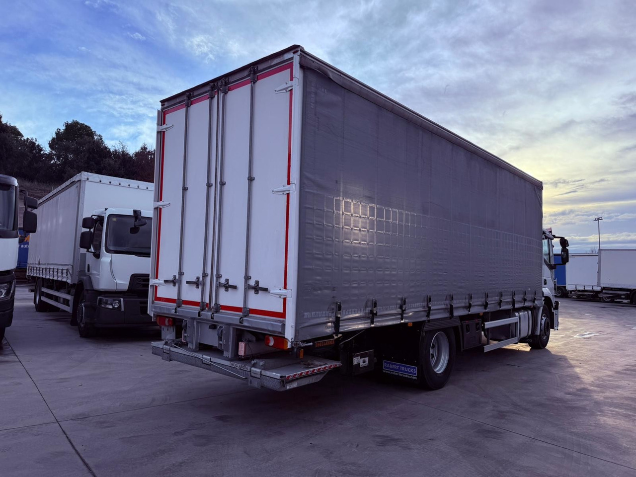 IVECO AD190S31P Stralis E6 (Tauliner) - Тентованный грузовик: фото 3 IVECO AD190S31P Stralis E6 (Tauliner) - Тентованный грузовик: фото 3