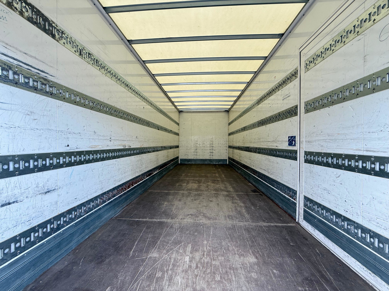 Грузовик с закрытым кузовом MAN 12.220 BL TGL E6 (Van): фото 10 Грузовик с закрытым кузовом MAN 12.220 BL TGL E6 (Van): фото 10