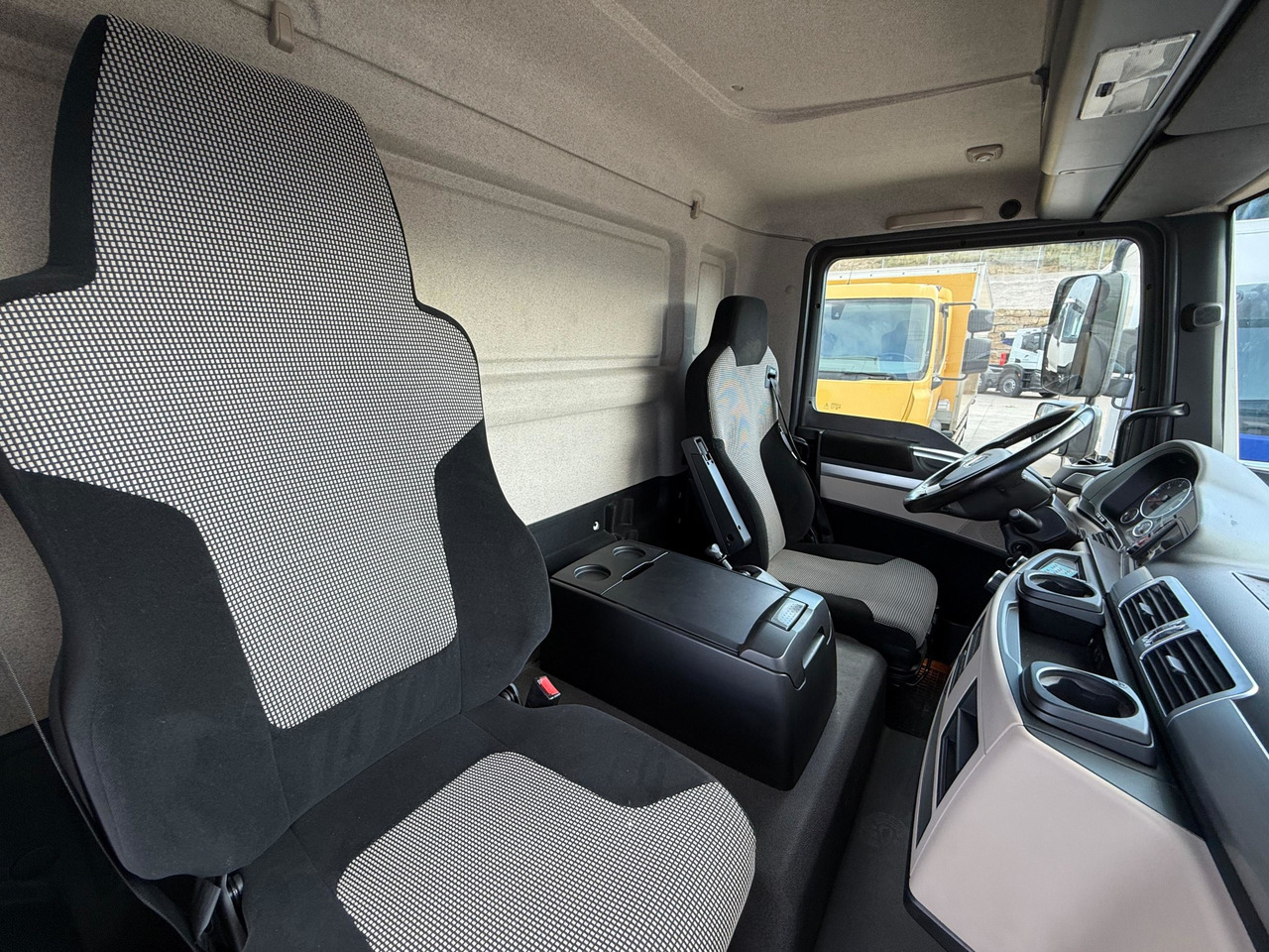 Грузовик с закрытым кузовом MAN 12.220 BL TGL E6 (Van): фото 9 Грузовик с закрытым кузовом MAN 12.220 BL TGL E6 (Van): фото 9