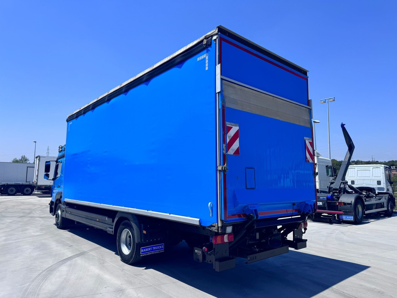 MERCEDES BENZ 13.30L Atego E6 (Tauliner) - Тентованный грузовик: фото 3 MERCEDES BENZ 13.30L Atego E6 (Tauliner) - Тентованный грузовик: фото 3
