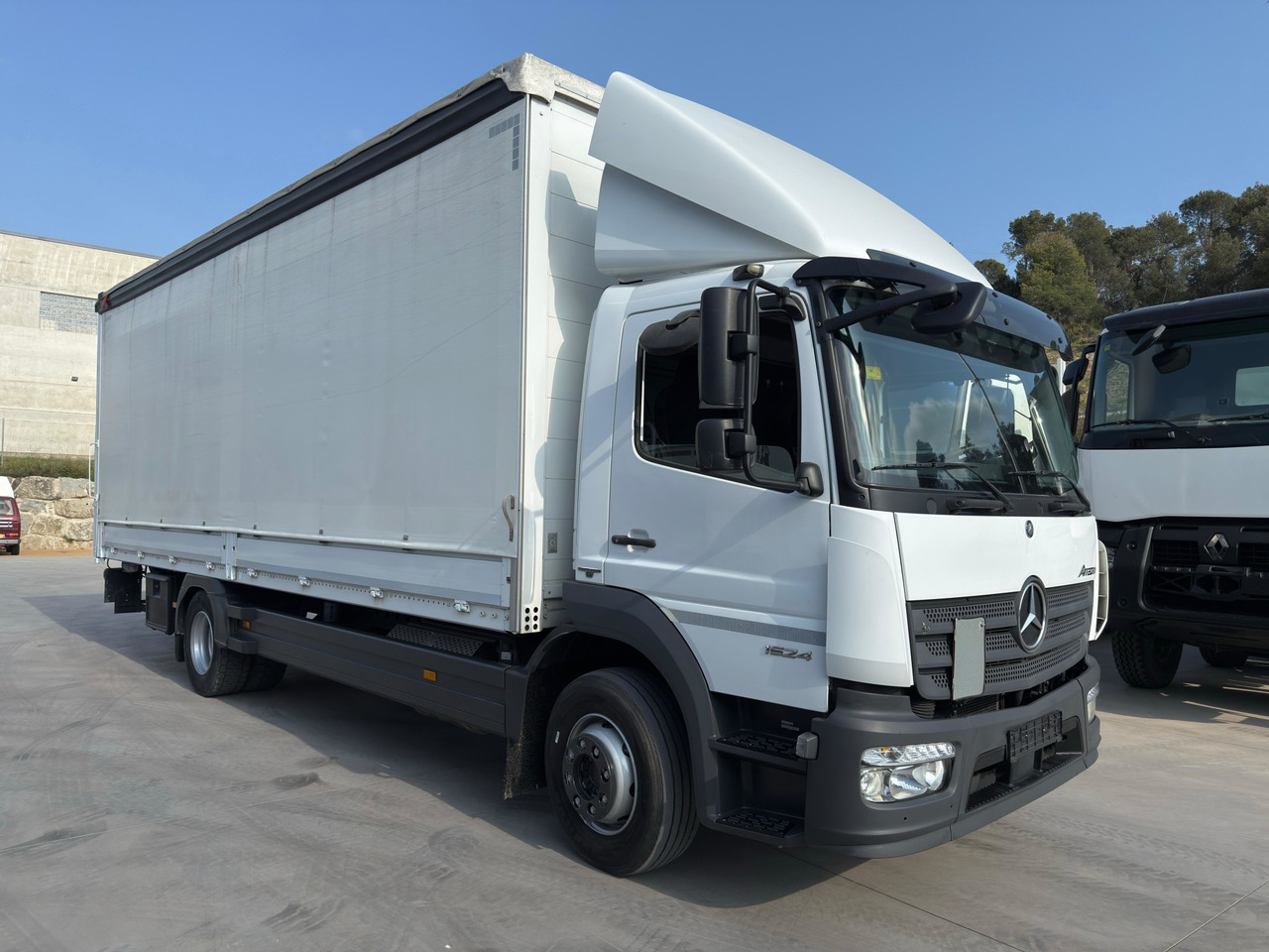 MERCEDES BENZ 15.24L Atego E6 (Semitauliner) - Тентованный грузовик: фото 2 MERCEDES BENZ 15.24L Atego E6 (Semitauliner) - Тентованный грузовик: фото 2
