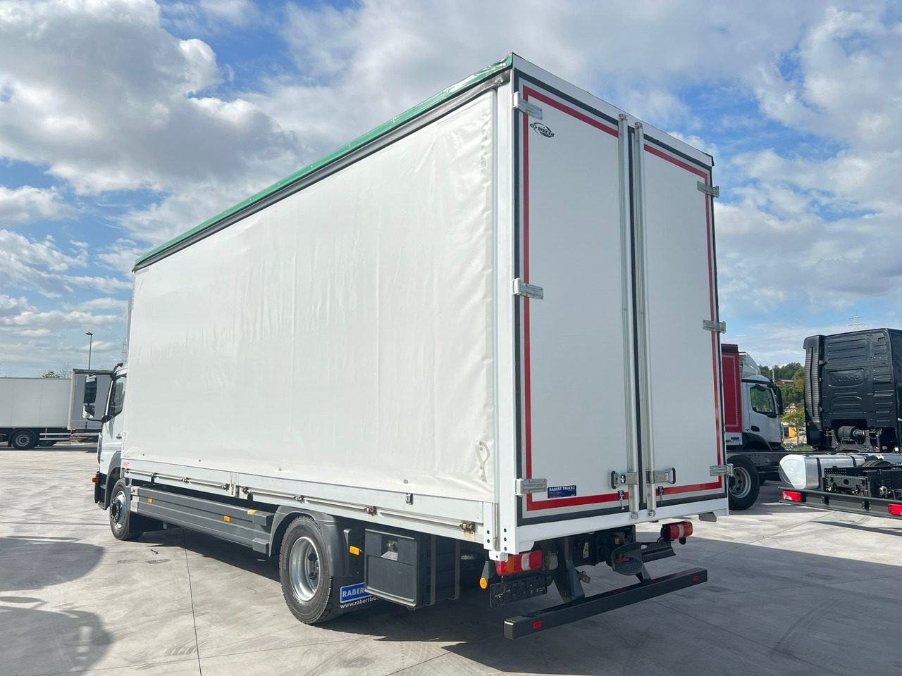 MERCEDES BENZ 15.30L Atego E6 (Semitauliner) - Тентованный грузовик: фото 3 MERCEDES BENZ 15.30L Atego E6 (Semitauliner) - Тентованный грузовик: фото 3