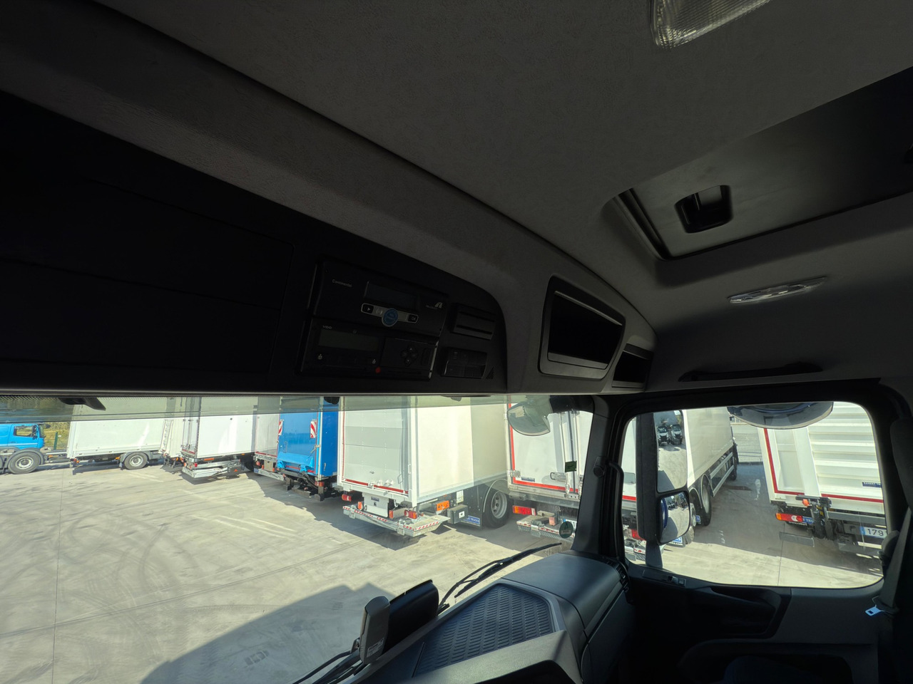 Тентованный грузовик MERCEDES BENZ 18.33 Antos E6 (Self-portable): фото 7