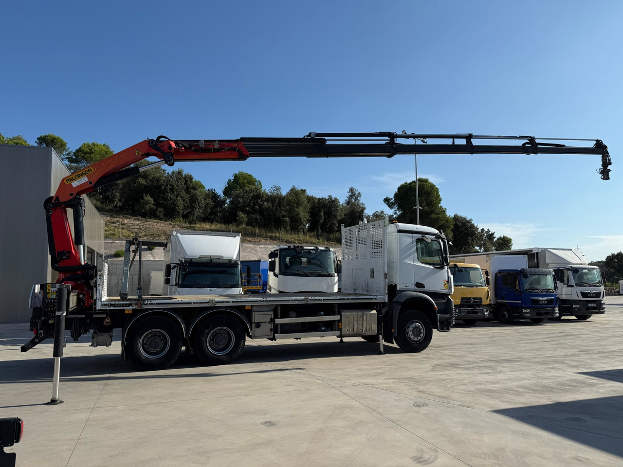 MERCEDES BENZ 26.36 Arocs E6 (Platform and Crane) - Грузовик бортовой/ Платформа, Автоманипулятор: фото 3 MERCEDES BENZ 26.36 Arocs E6 (Platform and Crane) - Грузовик бортовой/ Платформа, Автоманипулятор: фото 3
