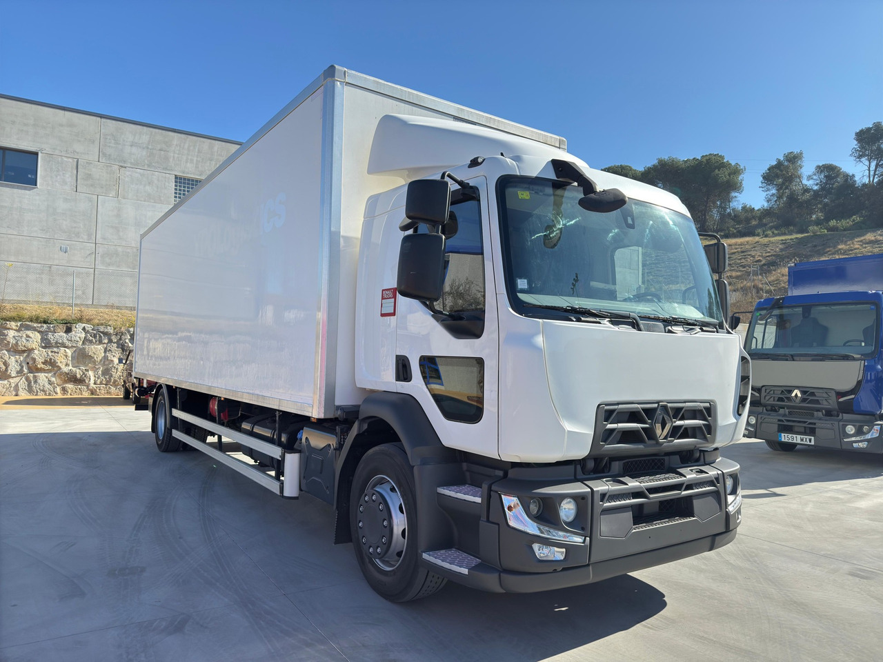 RENAULT D19.280 E6 (VAN) - Грузовик с закрытым кузовом: фото 2 RENAULT D19.280 E6 (VAN) - Грузовик с закрытым кузовом: фото 2
