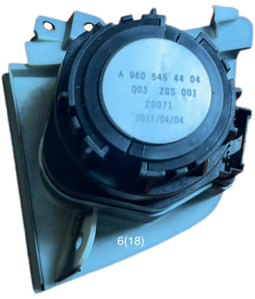 Mercedes-Benz - Приборная панель: фото 2 Mercedes-Benz - Приборная панель: фото 2