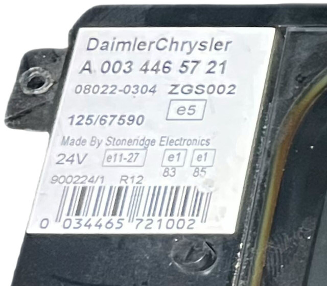 Mercedes-Benz - Приборная панель: фото 3 Mercedes-Benz - Приборная панель: фото 3