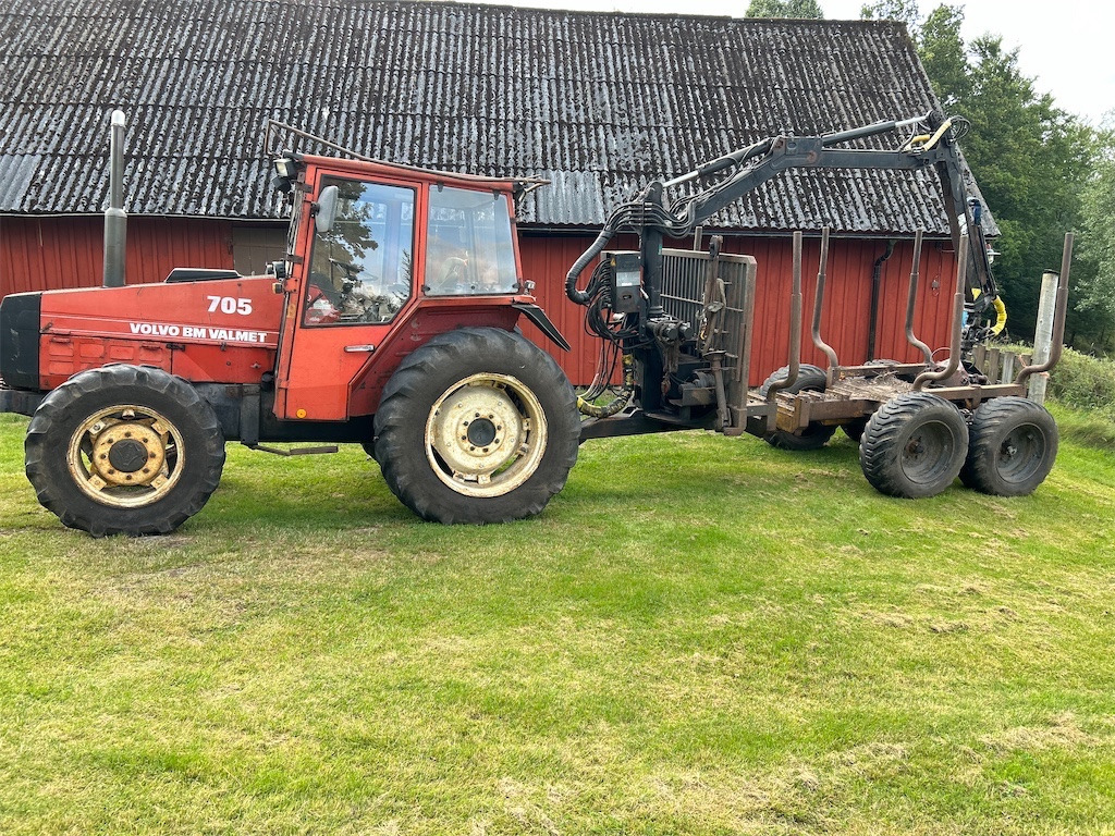 BM VOLVO-VALMET 705-4 MED SKOGSVAGN - Трактор: фото 1 BM VOLVO-VALMET 705-4 MED SKOGSVAGN - Трактор: фото 1