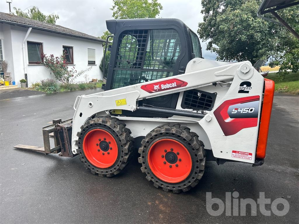 Bobcat S450 - Мини-погрузчик с бортовым поворотом: фото 4 Bobcat S450 - Мини-погрузчик с бортовым поворотом: фото 4